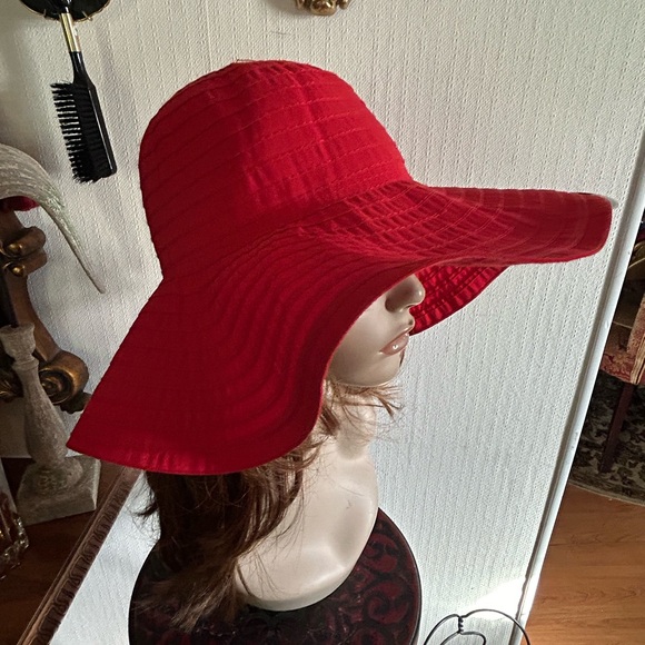 Red Floppy Sun Hat - Picture 3 of 7